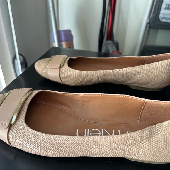 Calvin Klein women’s ballet flat, size 10.cream color. Confortable, atractivo - Picture 8 of 9